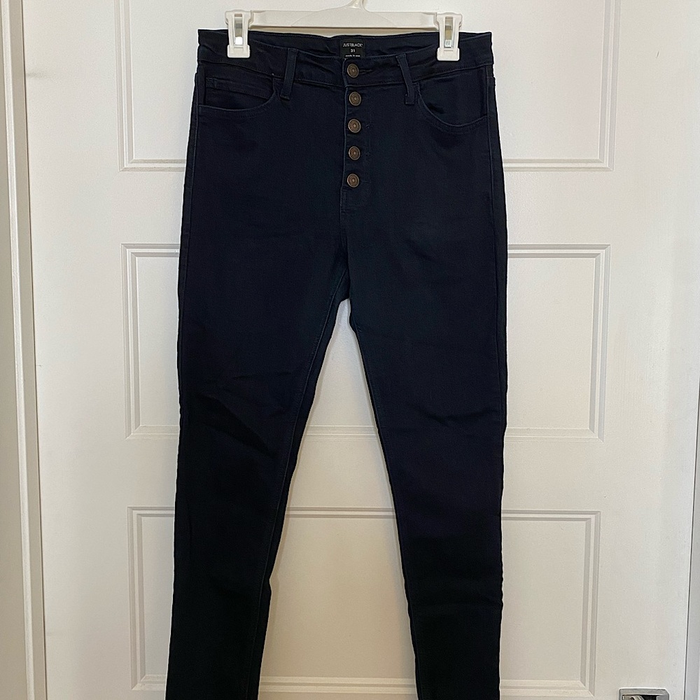 Just Black button up frayed skinny jean - Size 31